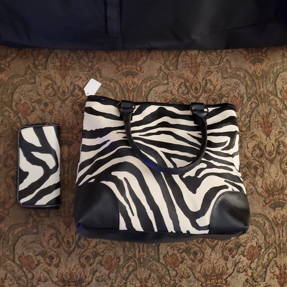 Stylish Zebra Print and Wallet Set - Picture 2 of 6
